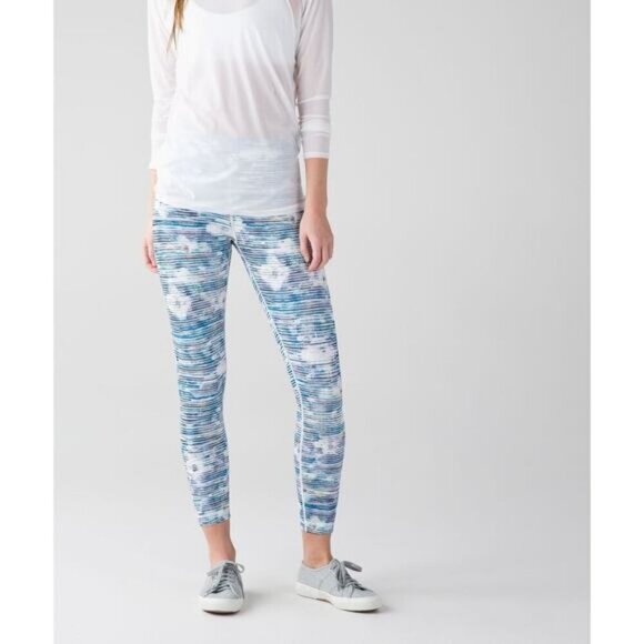 LULULEMON High Times Pant Full-On Luxtreme Size 4 Blurry Belle Multi - Picture 3 of 8